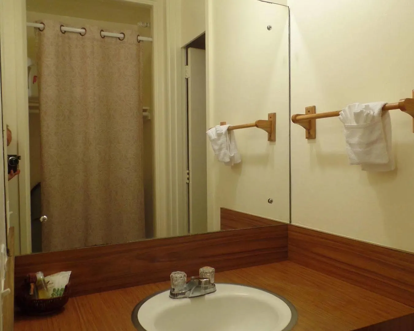 Hilo Reeds Bay Hotel
