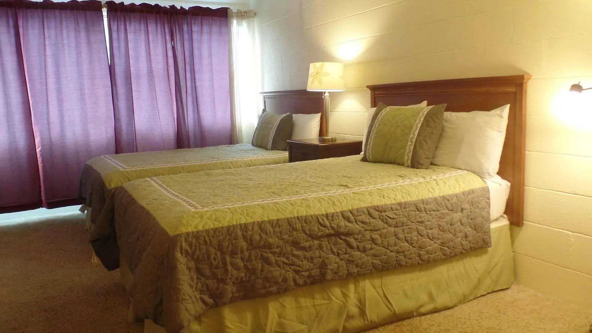 Hilo Reeds Bay Hotel