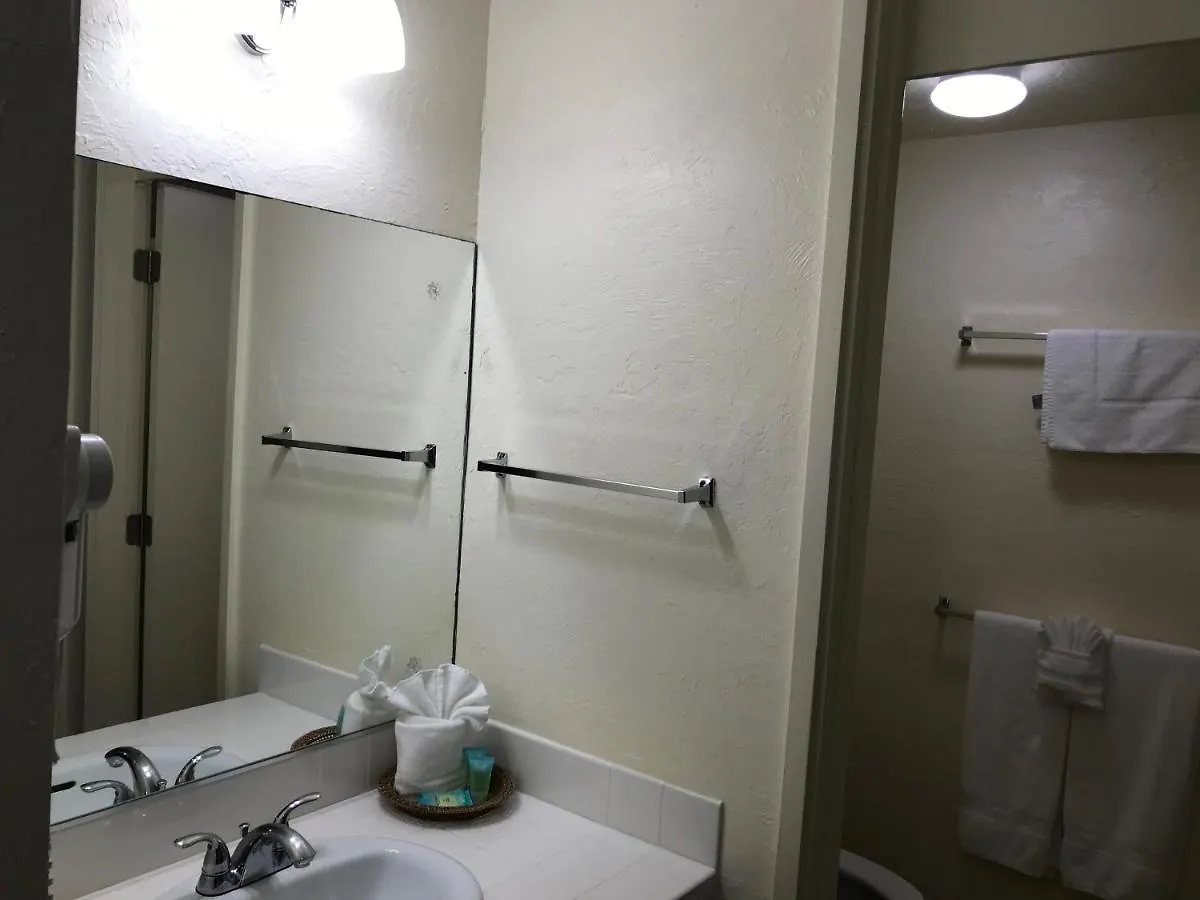 Hilo Reeds Bay Hotel
